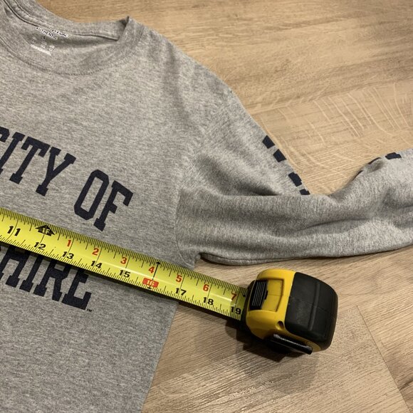 Champion University Of New Hampshire UNH Wildcats Long Sleeve T-Shirt Mens Small - Picture 5 of 6